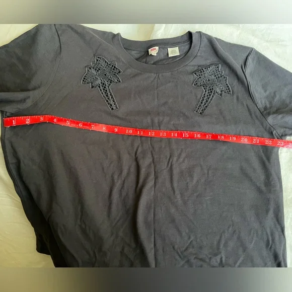 Levi’s Palm Tree Cutout T-shirt - Gray - Size XL - Picture 10 of 10